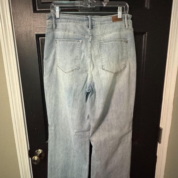 Judy Blue Women's Straight Fit Denim Distressed Hem 9/29 - Picture 3 of 4